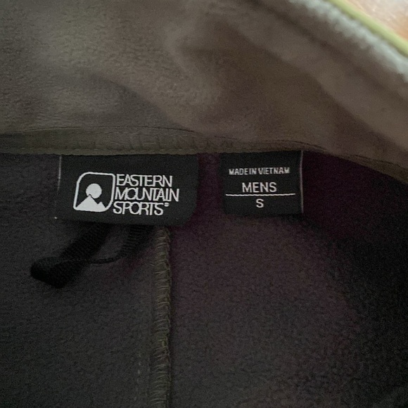 Eastern mountain sports men’s small s jacket fleece inside - Picture 2 of 4